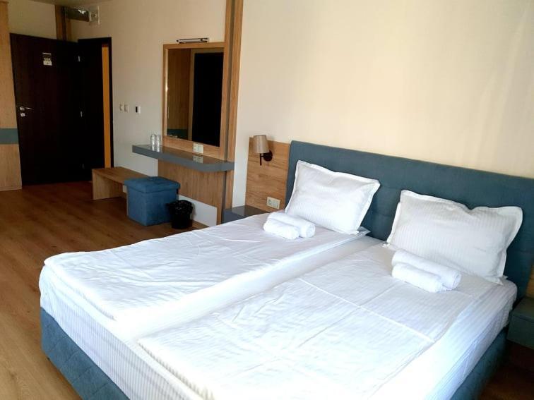 Eco Momata Hotel